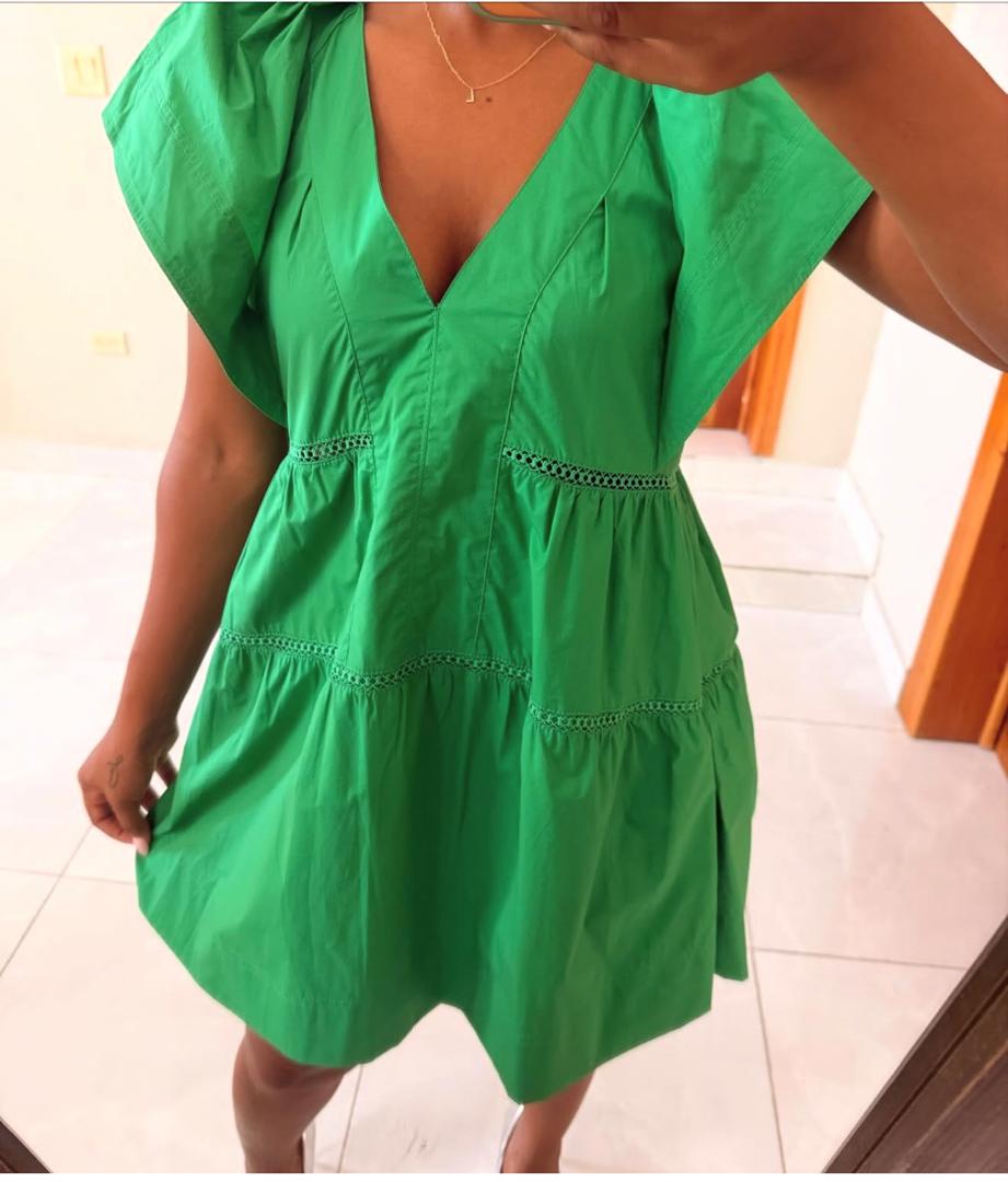 Short green dress
